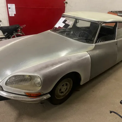 CITROEN DS 20 PALLAS   95078km / Adjugée 6900€ soit 8046€TTC